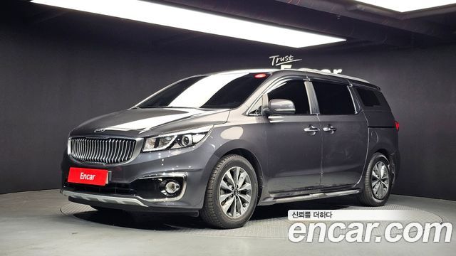 Kia Carnival 9-seater Luxury