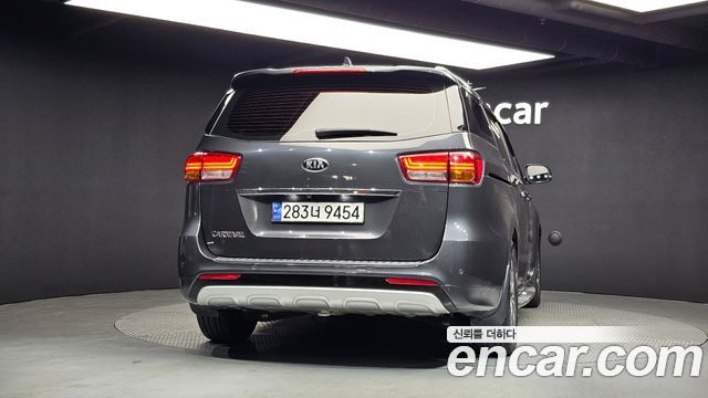 Kia Carnival 9-seater Luxury 2015 — фото 4