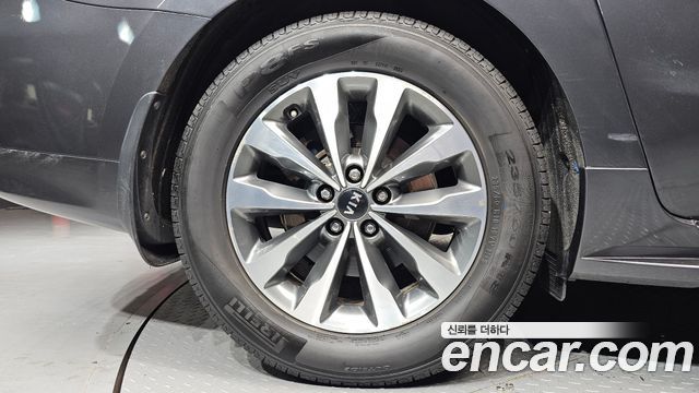 Kia Carnival 9-seater Luxury 2015 — фото 5