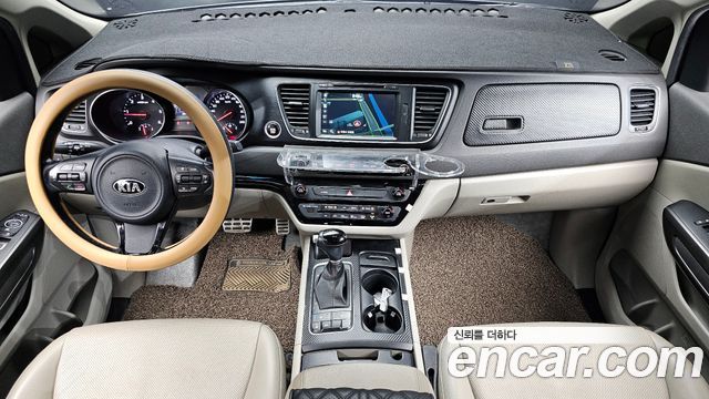 Kia Carnival 9-seater Luxury 2015 — фото 7