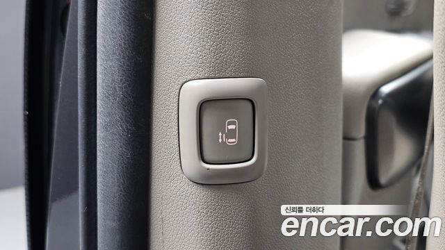 Kia Carnival 9-seater Luxury 2015 — фото 17