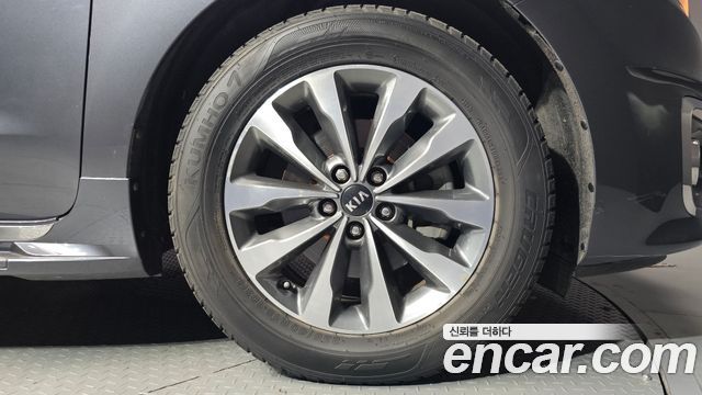 Kia Carnival 9-seater Luxury 2015 — фото 21