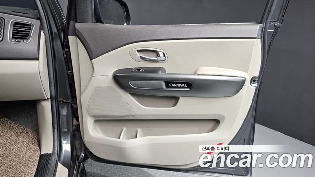 Kia Carnival 9-seater Luxury 2015 — фото 25