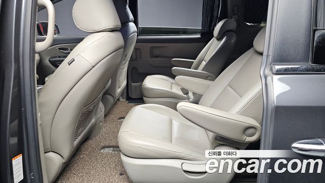 Kia Carnival 9-seater Luxury 2015 — фото 26