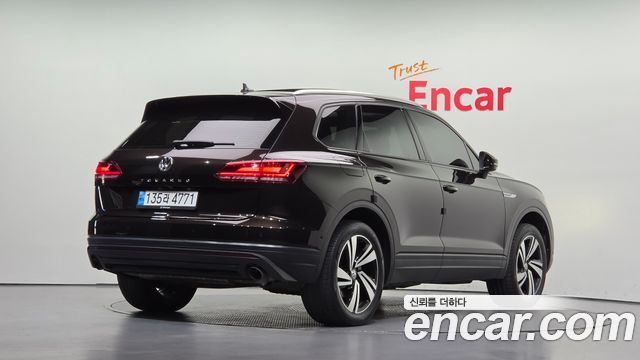 Volkswagen Touareg (III) 3.0 TDI Premium 2020 — фото 2