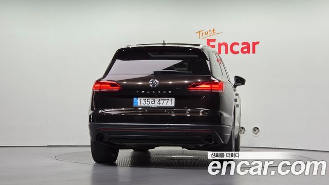 Volkswagen Touareg (III) 3.0 TDI Premium 2020 — фото 4