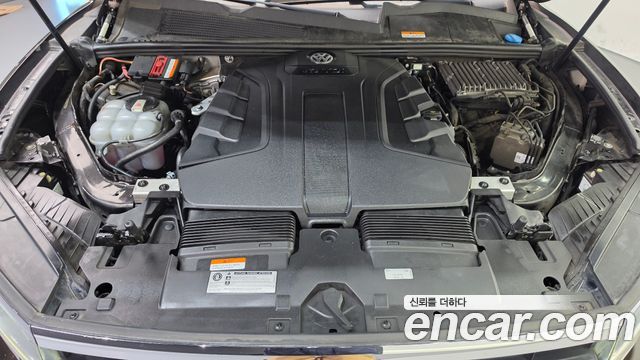 Volkswagen Touareg (III) 3.0 TDI Premium 2020 — фото 6