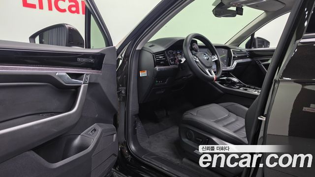 Volkswagen Touareg (III) 3.0 TDI Premium 2020 — фото 12