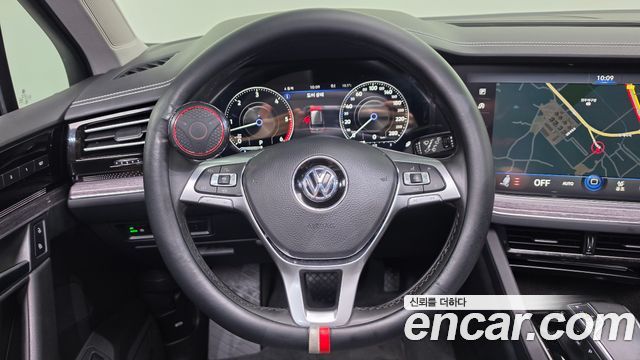 Volkswagen Touareg (III) 3.0 TDI Premium 2020 — фото 13