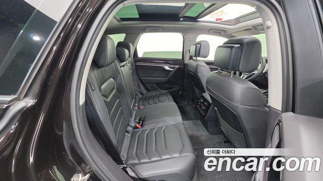 Volkswagen Touareg (III) 3.0 TDI Premium 2020 — фото 19
