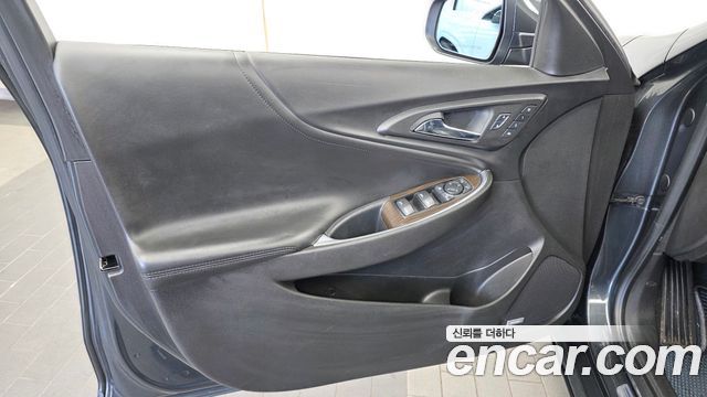 Chevrolet Malibu 2.0 Turbo LTZ Premium 2017 — фото 30