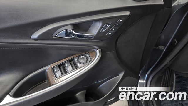 Chevrolet Malibu 2.0 Turbo LTZ Premium 2017 — фото 35