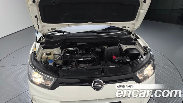 KG Mobility (SsangYong) Tivoli VX 2WD 2016 — фото 6