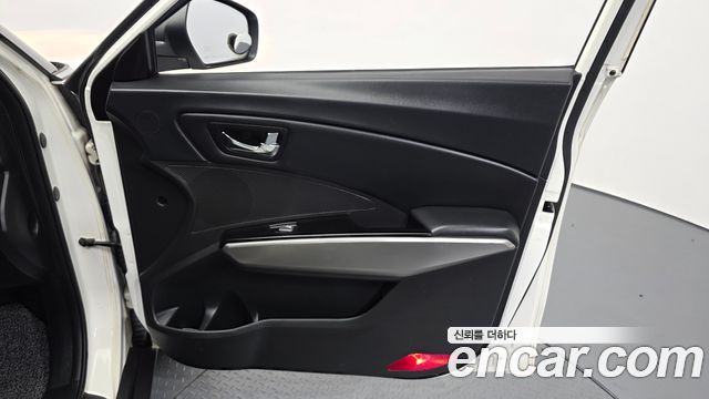 KG Mobility (SsangYong) Tivoli VX 2WD 2016 — фото 24