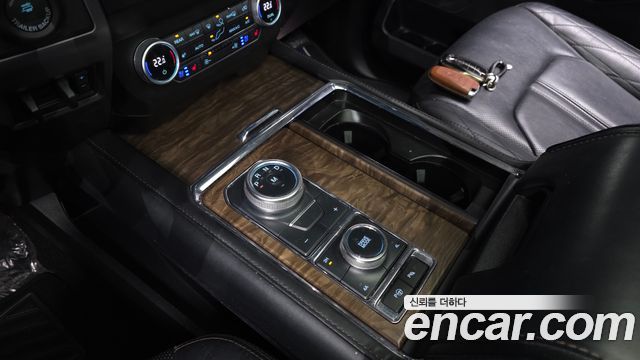 Ford Expedition Platinum 4WD 7Seater 2021 — фото 9