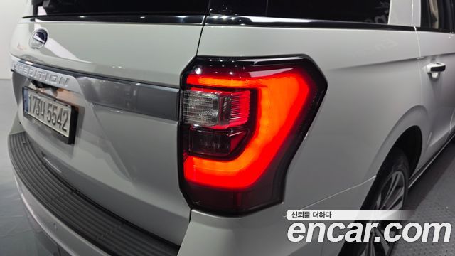 Ford Expedition Platinum 4WD 7Seater 2021 — фото 29