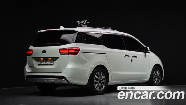 Kia Carnival 9-seater Luxury 2015 — фото 2
