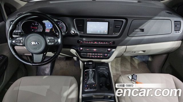Kia Carnival 9-seater Luxury 2015 — фото 7