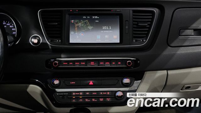 Kia Carnival 9-seater Luxury 2015 — фото 13