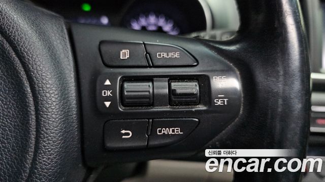 Kia Carnival 9-seater Luxury 2015 — фото 18