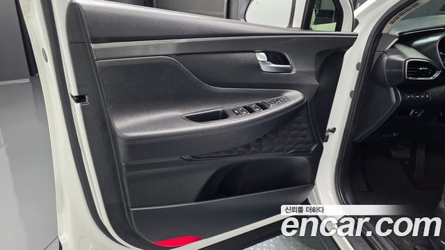 Hyundai Santa Fe Gasoline 2.5T 2WD Prestige 2022 — фото 24