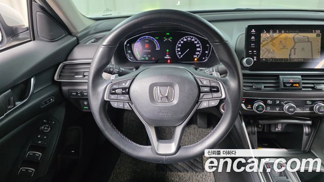 Honda Accord (X) 2.0 Hybrid Touring 2019 — фото 14