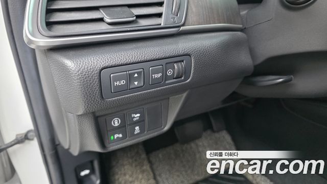 Honda Accord (X) 2.0 Hybrid Touring 2019 — фото 18