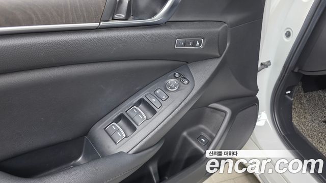Honda Accord (X) 2.0 Hybrid Touring 2019 — фото 20
