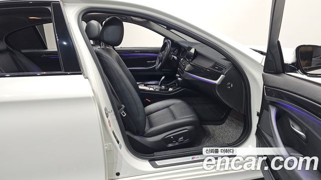 BMW 5 Series (F10) 520d xDrive M Aero Dynamic 2016 — фото 11