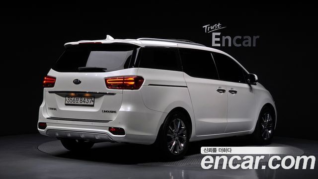 Kia Carnival 7-Seater Limousine President 2020 — фото 2