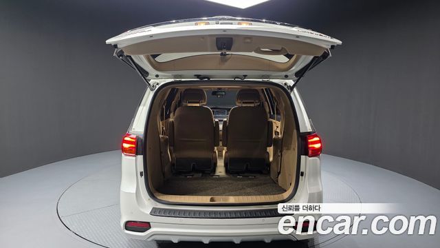 Kia Carnival 7-Seater Limousine President 2020 — фото 20