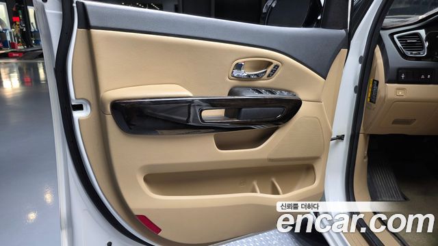 Kia Carnival 7-Seater Limousine President 2020 — фото 24