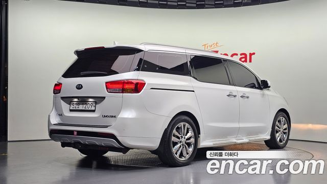 Kia Carnival 7-seater Limousine VIP 2018 — фото 2