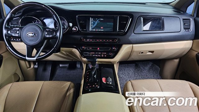 Kia Carnival 7-seater Limousine VIP 2018 — фото 7