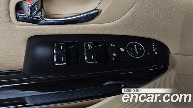 Kia Carnival 7-seater Limousine VIP 2018 — фото 12