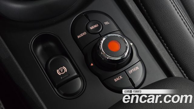 MINI Cooper D Clubman Standard 2nd 2018 — фото 22
