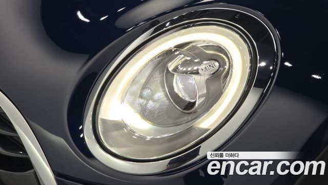 MINI Cooper D Clubman Standard 2nd 2018 — фото 28