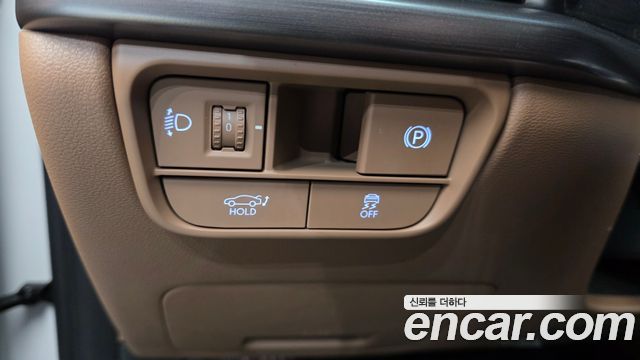 Hyundai Grandeur (GN7) 2,5 Gasoline 2WD Premium 2024 — фото 17