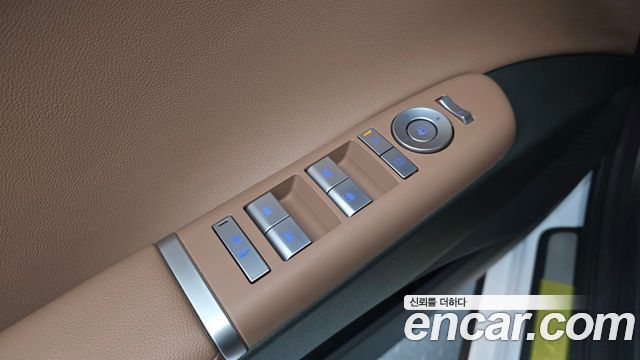 Hyundai Grandeur (GN7) 2,5 Gasoline 2WD Premium 2024 — фото 19