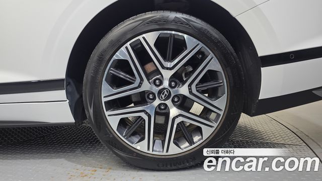 Hyundai Grandeur (GN7) 2,5 Gasoline 2WD Premium 2024 — фото 21