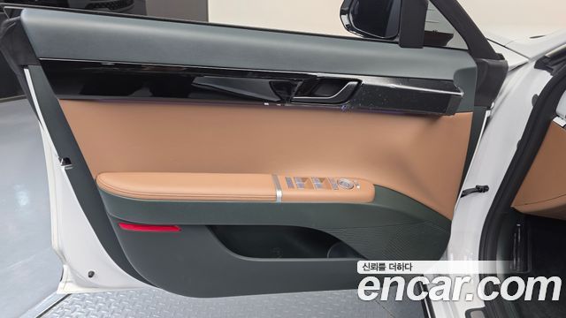 Hyundai Grandeur (GN7) 2,5 Gasoline 2WD Premium 2024 — фото 24