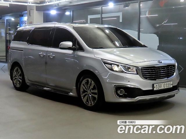 Kia Carnival 9-seater Noblesse
