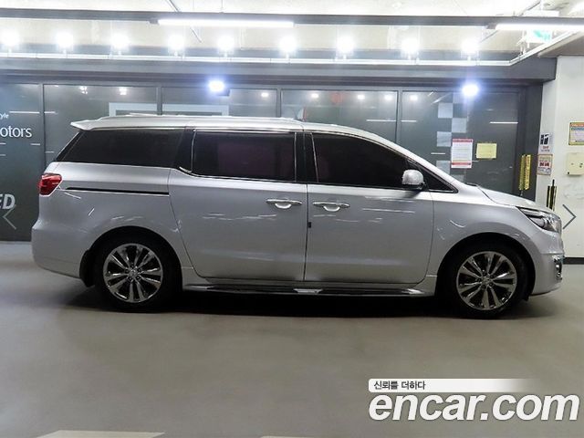 Kia Carnival 9-seater Noblesse 2017 — фото 3