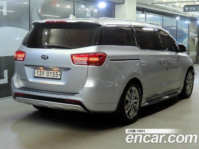 Kia Carnival 9-seater Noblesse 2017 — фото 4
