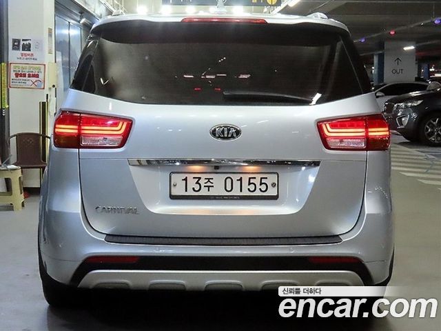 Kia Carnival 9-seater Noblesse 2017 — фото 5