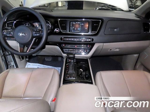 Kia Carnival 9-seater Noblesse 2017 — фото 10
