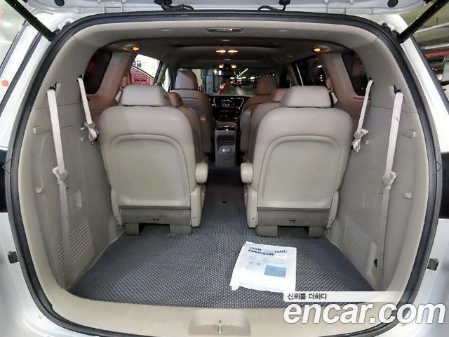 Kia Carnival 9-seater Noblesse 2017 — фото 20