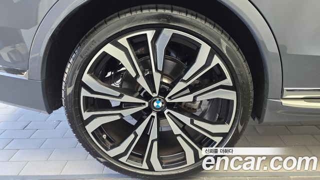 BMW X7 (G07) xDrive 40i Design Pure Excellence Frist Edition 6STR 2023 — фото 5