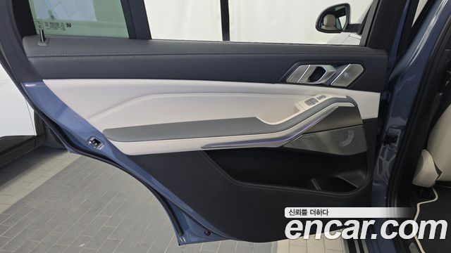 BMW X7 (G07) xDrive 40i Design Pure Excellence Frist Edition 6STR 2023 — фото 31