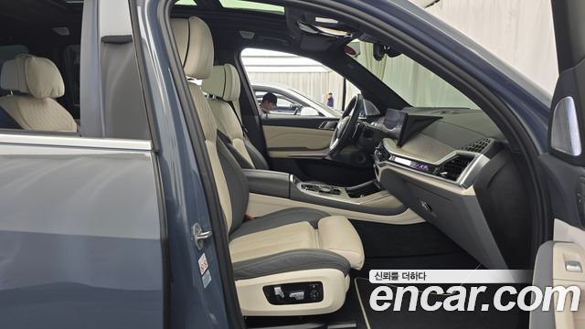BMW X7 (G07) xDrive 40i Design Pure Excellence Frist Edition 6STR 2023 — фото 32